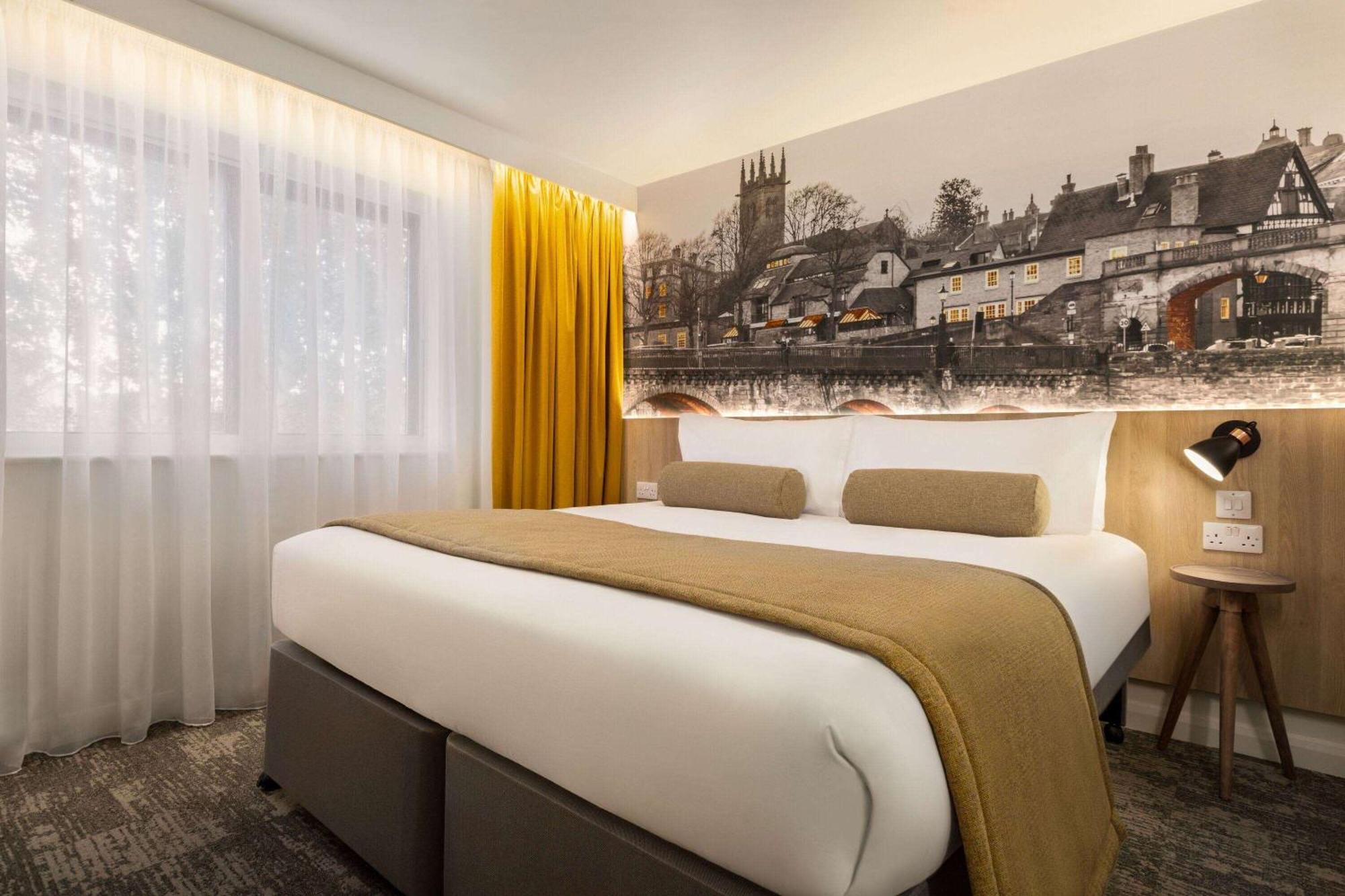 Super 8 By Wyndham Chester East מראה חיצוני תמונה